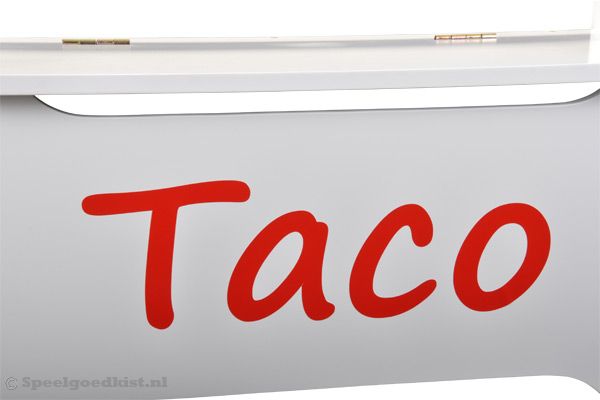 Personaliseer de kist met een sticker met eigen naam.