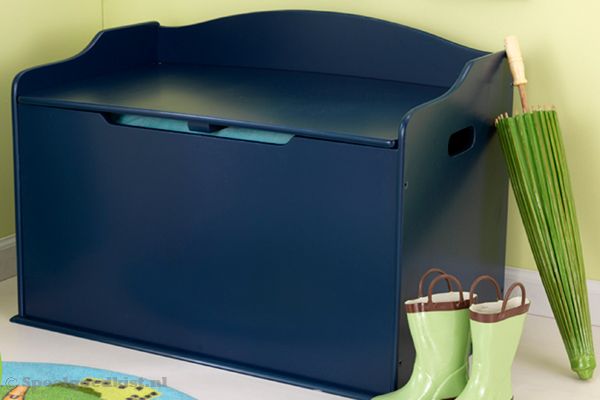 Voorzien van deksel en handgrepen